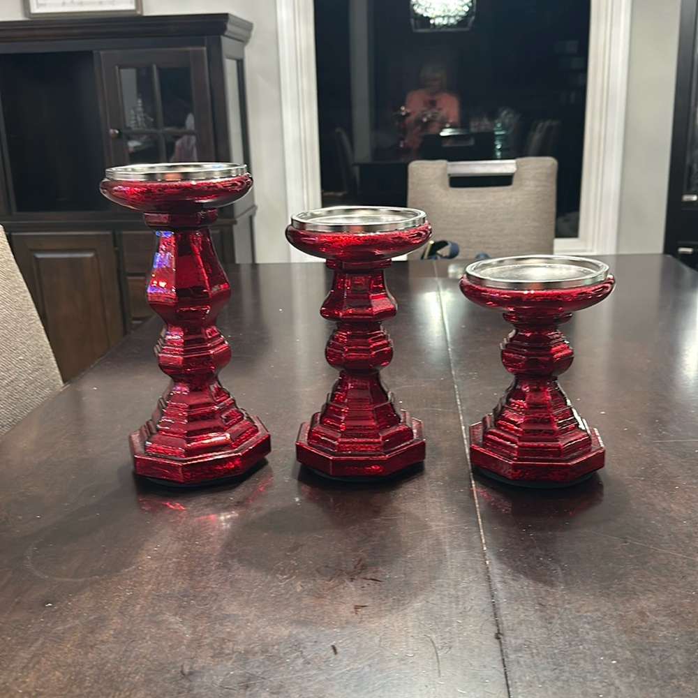 Beautiful Valerie Parr Hill candle holders